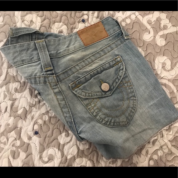 Size 26 blue jeans True Religion shorts - Picture 2 of 8